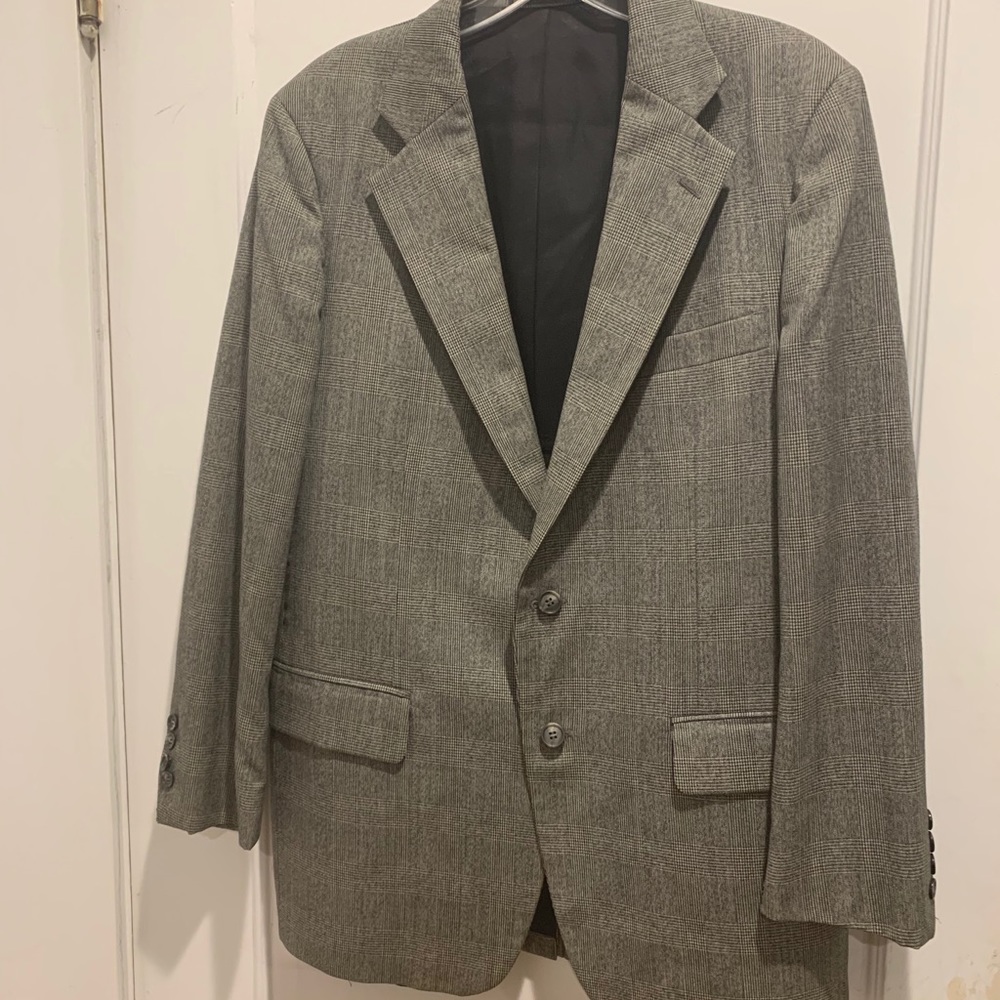 Gray plaid men’s blazer